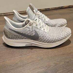 Nike Pegasus 35 Running Shoes Sneakers size 11